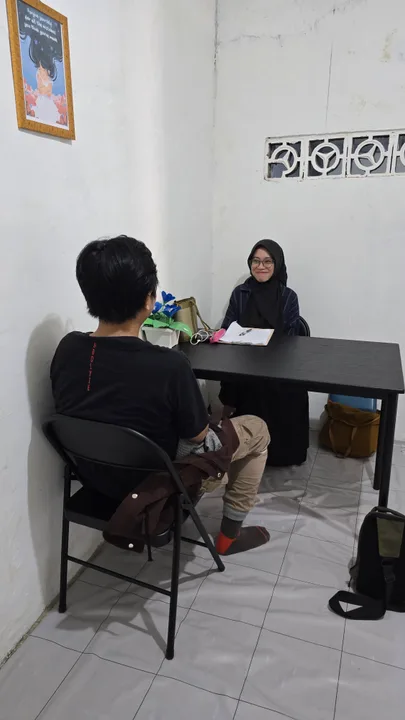 Sesi konseling tatap muka di ruang yang tenang