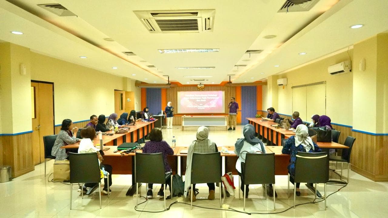 Peserta pelatihan pemeriksaan psikologi berfoto bersama